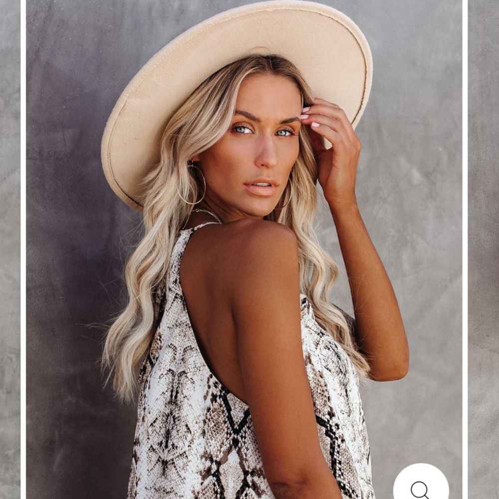 Beige mountain hat